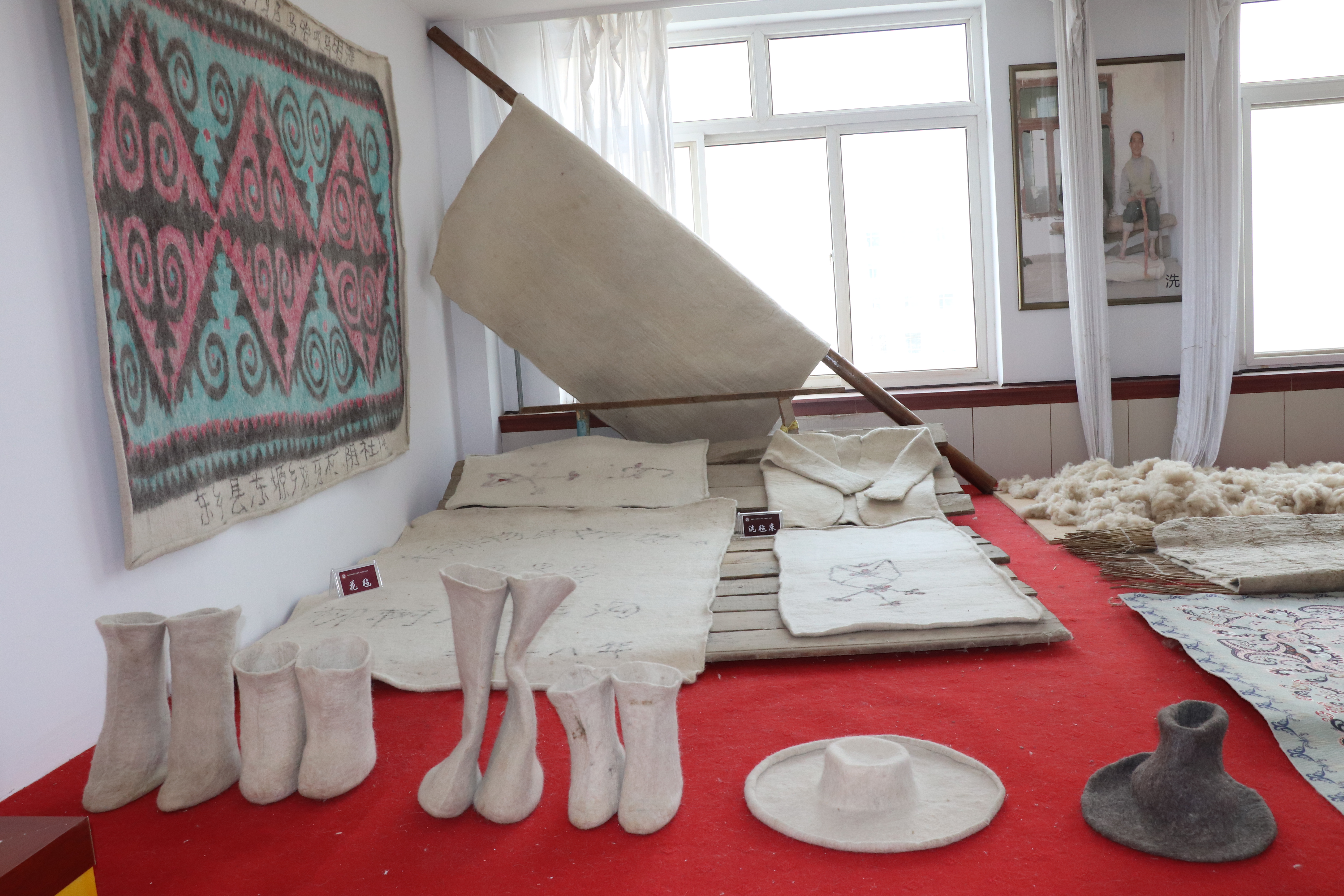 东乡族擀毡技艺展厅.JPG
